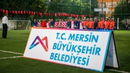 ESKİ SPORCULAR YİNE SAHALARIN TOZUNU ATTIRDI