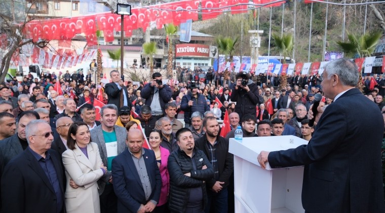 “SİYASİ AYRIM YOK, OY HESABI YOK, HALKA HİZMET VAR”