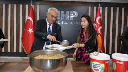 MHP ADANA, KURU FASULYE-PİLAV GÜNÜ DÜZENLEDİ